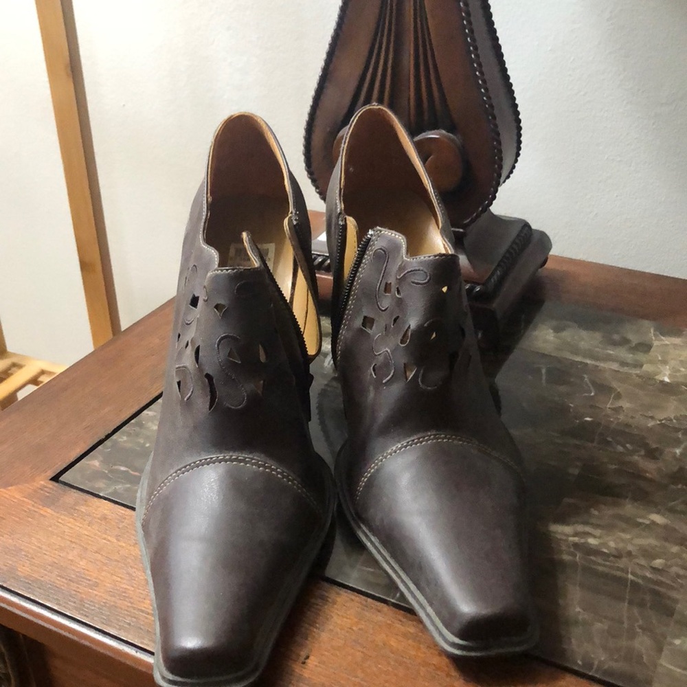 Highlight Heels, Size 11, Brown